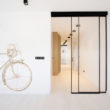 2 Raumplus_drzwi_S1200_fot.PiotrLipecki Drzwi Raumplus S1200 w minimalistyczny apartamencie w Krakowie